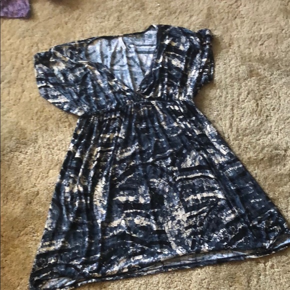 Dresses & Skirts - 🤑 3/15 Patterned dress